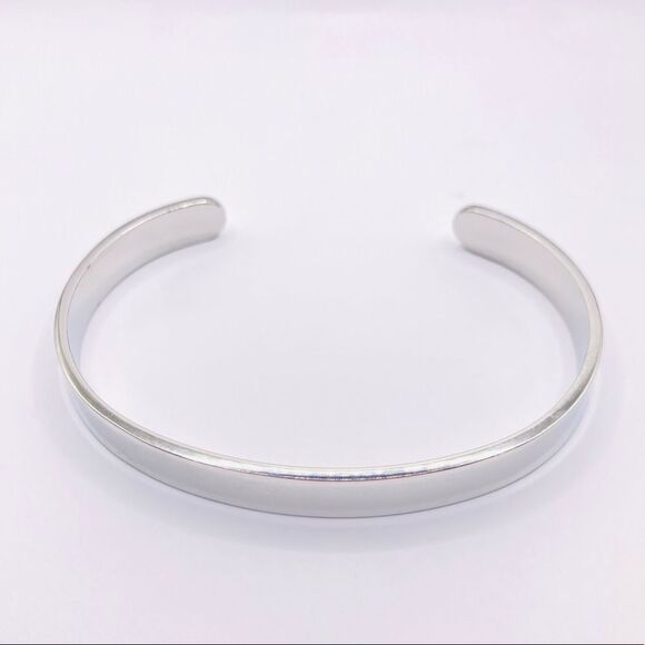 Minimalist silver grandma message cuff bracelet - Picture 3 of 4